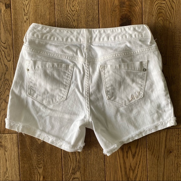 Express white frayed hem denim shorts - Picture 3 of 6